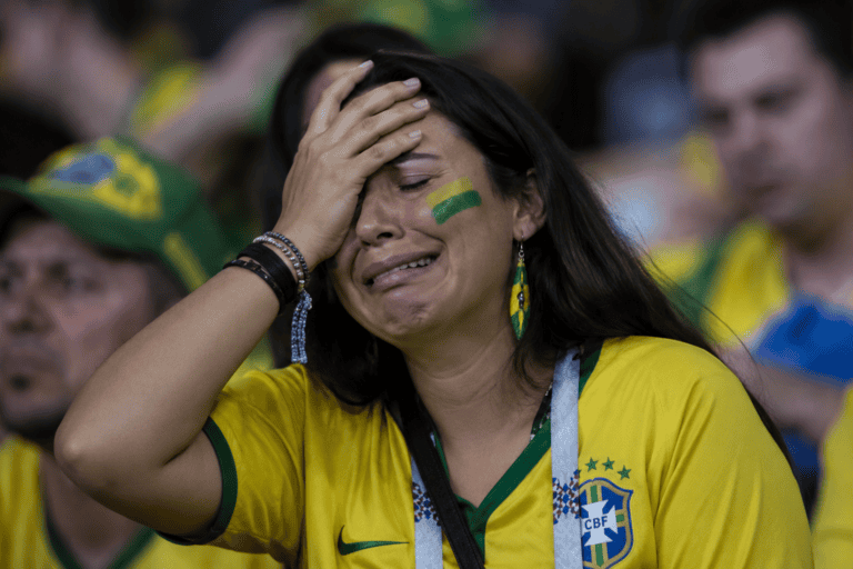 O que sentimos quando o Brasil perde: uma reflexão sobre frustração